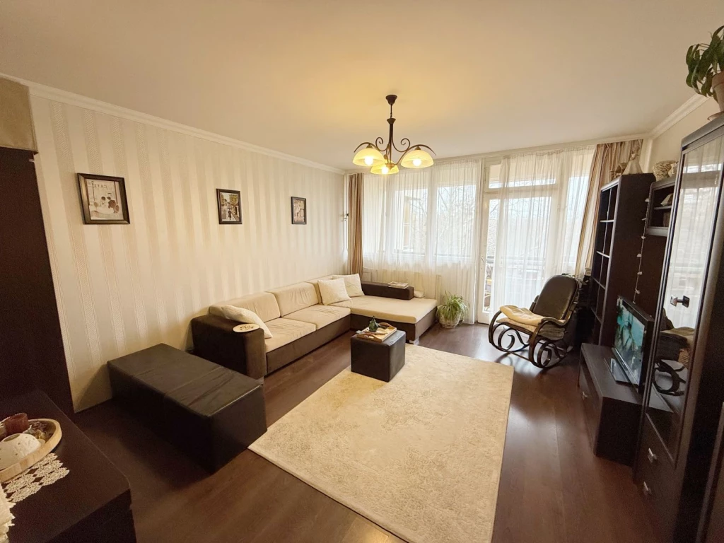 Kiadó 70 m2 csúsztatott zsalus, Debrecen