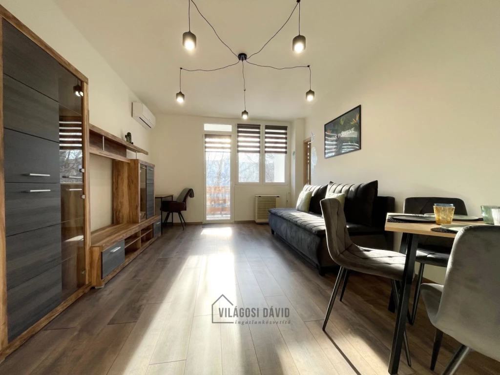 Kiadó 55 m2 tégla lakás, Debrecen