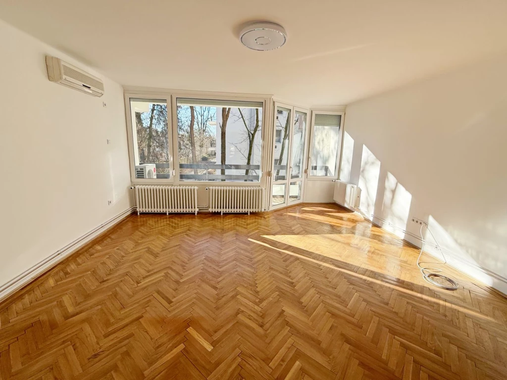 Kiadó 75 m2 tégla lakás, Debrecen