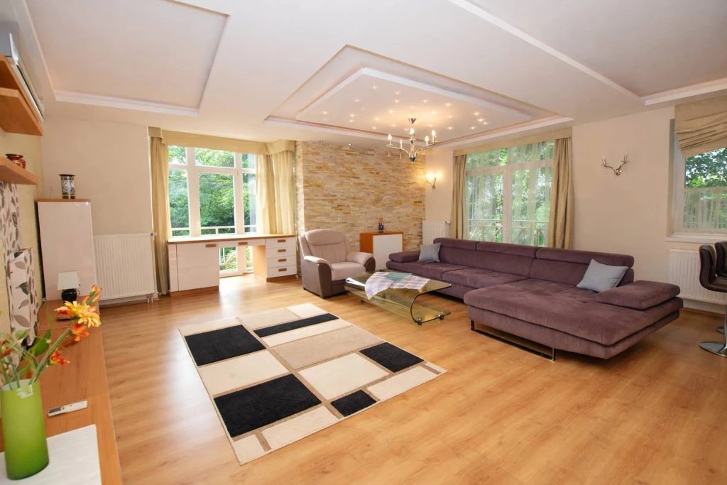 Eladó 101 m2 tégla lakás, Debrecen