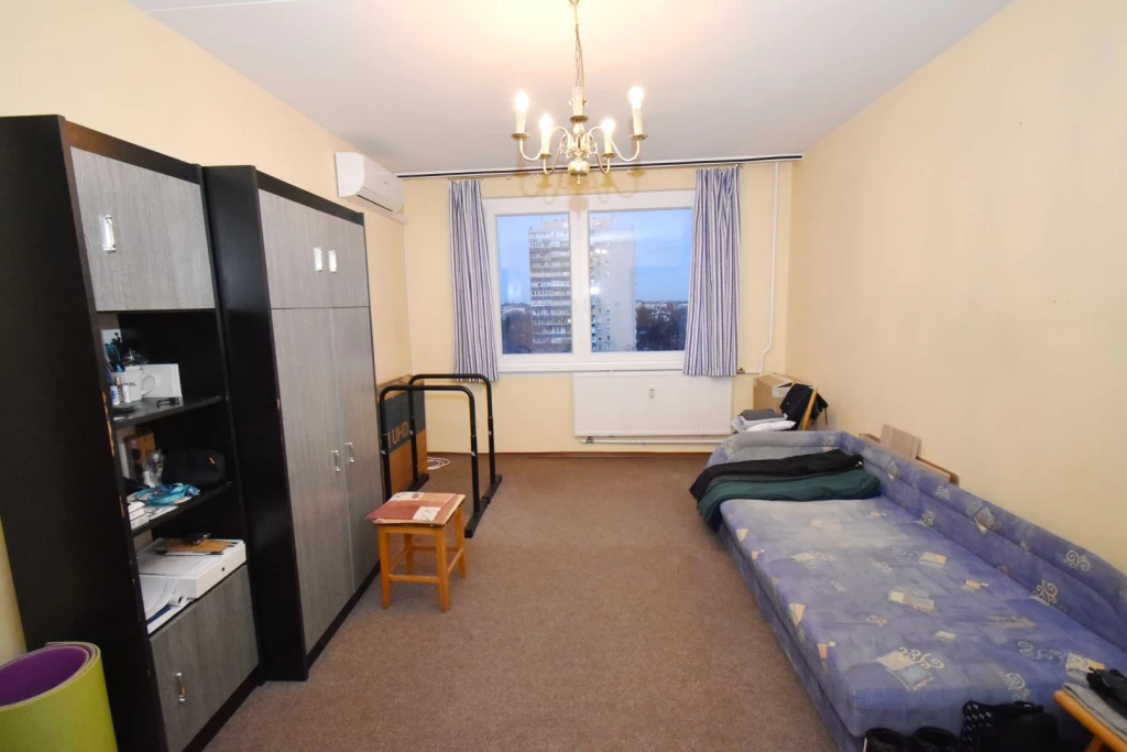 Eladó 53 m2 panel lakás, Debrecen