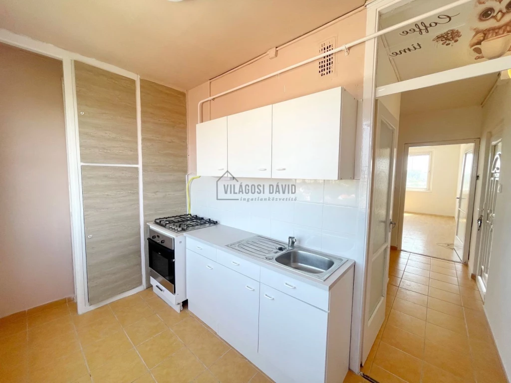 Eladó 60 m2 panel lakás, Debrecen