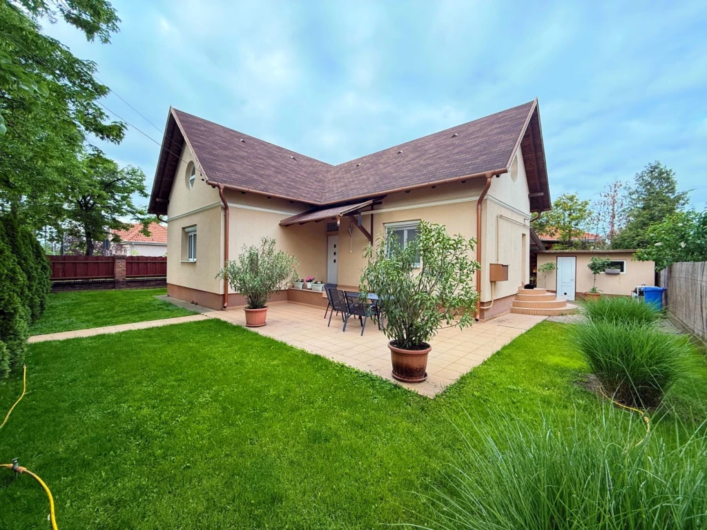 Eladó 120 m2 családi ház, Debrecen