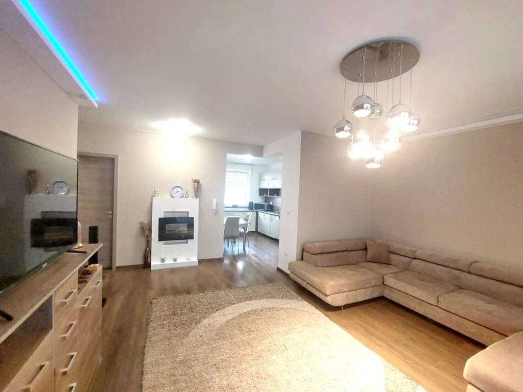 Eladó 100 m2 tégla lakás, Debrecen