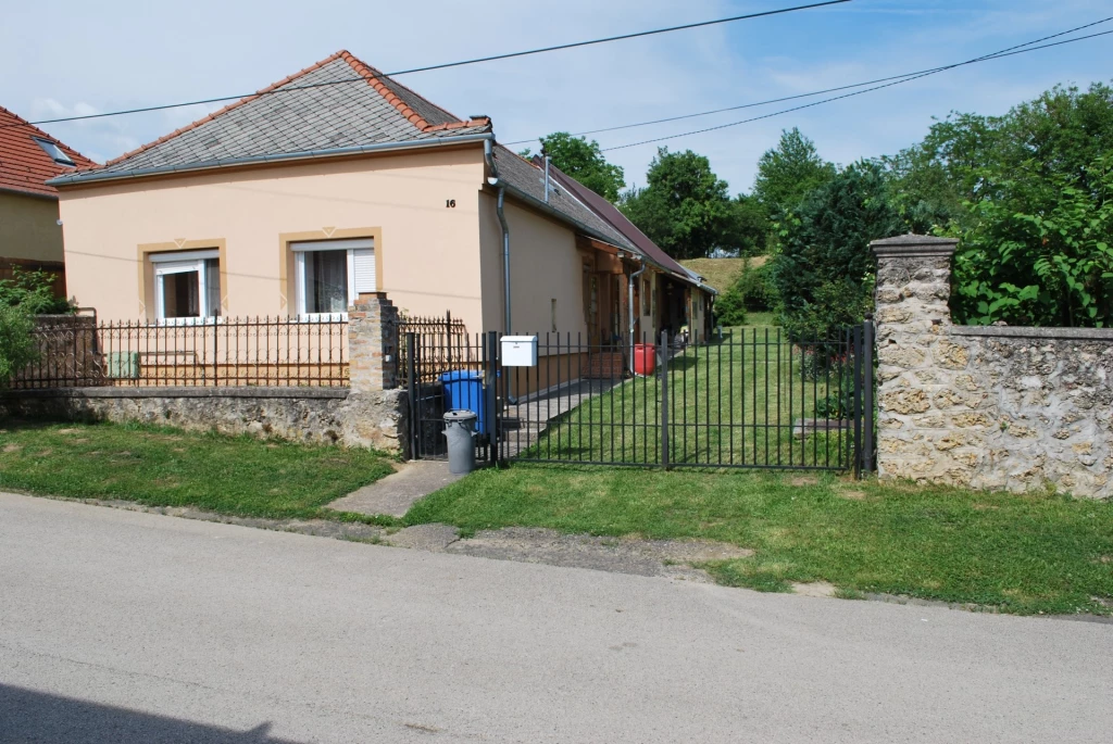 For sale house, Kislőd