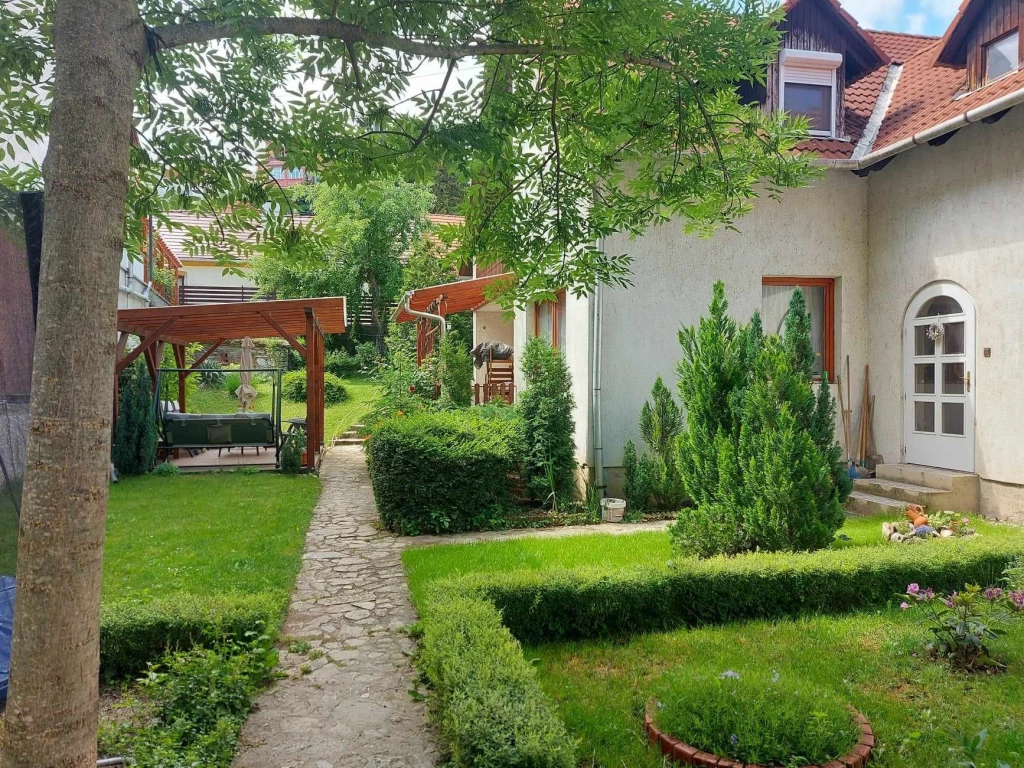 For sale semi-detached house, Veszprém