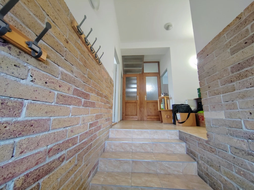 Eladó Ház, Komárom 107.000.000 Ft