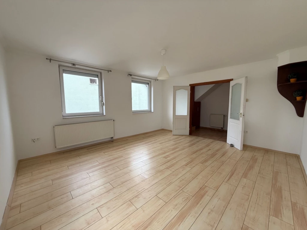 Eladó Lakás, Veszprém 75.000.000 Ft