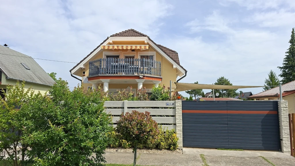 c3-1-name c2-64-name, Balatonkeresztúr, Erdősor