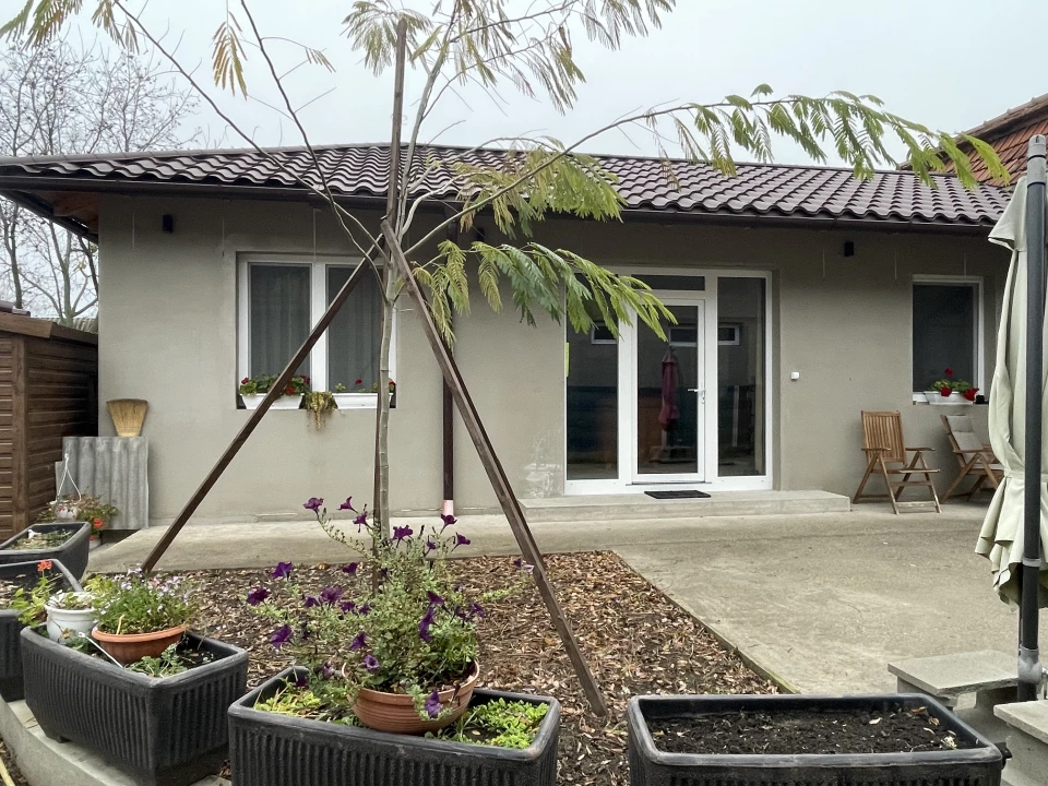 Eladó családi ház, Kiskunlacháza