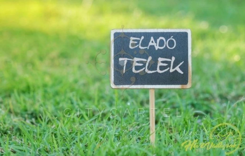 Eladó építési telek, Látrány