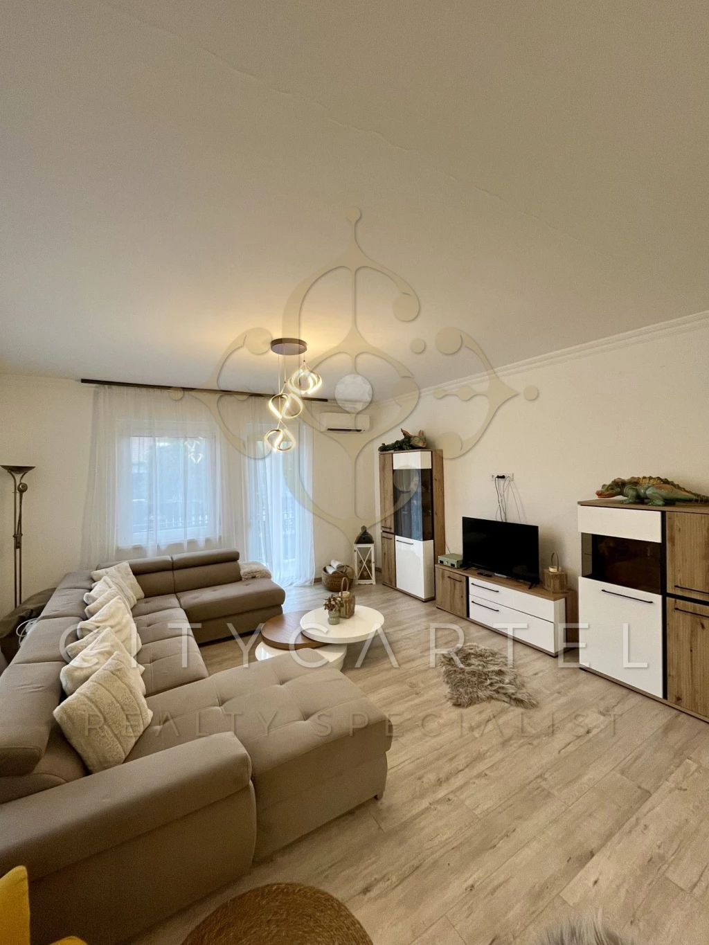 Eladó téglalakás, Balatonboglár