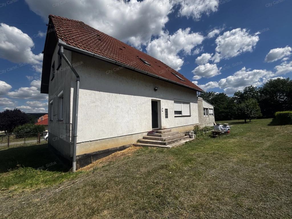 Eladó családi ház, Szőlősgyörök