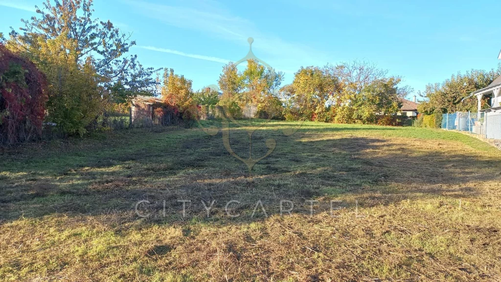 Eladó építési telek, Siófok