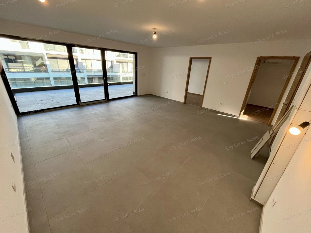 Eladó téglalakás, Balatonszemes