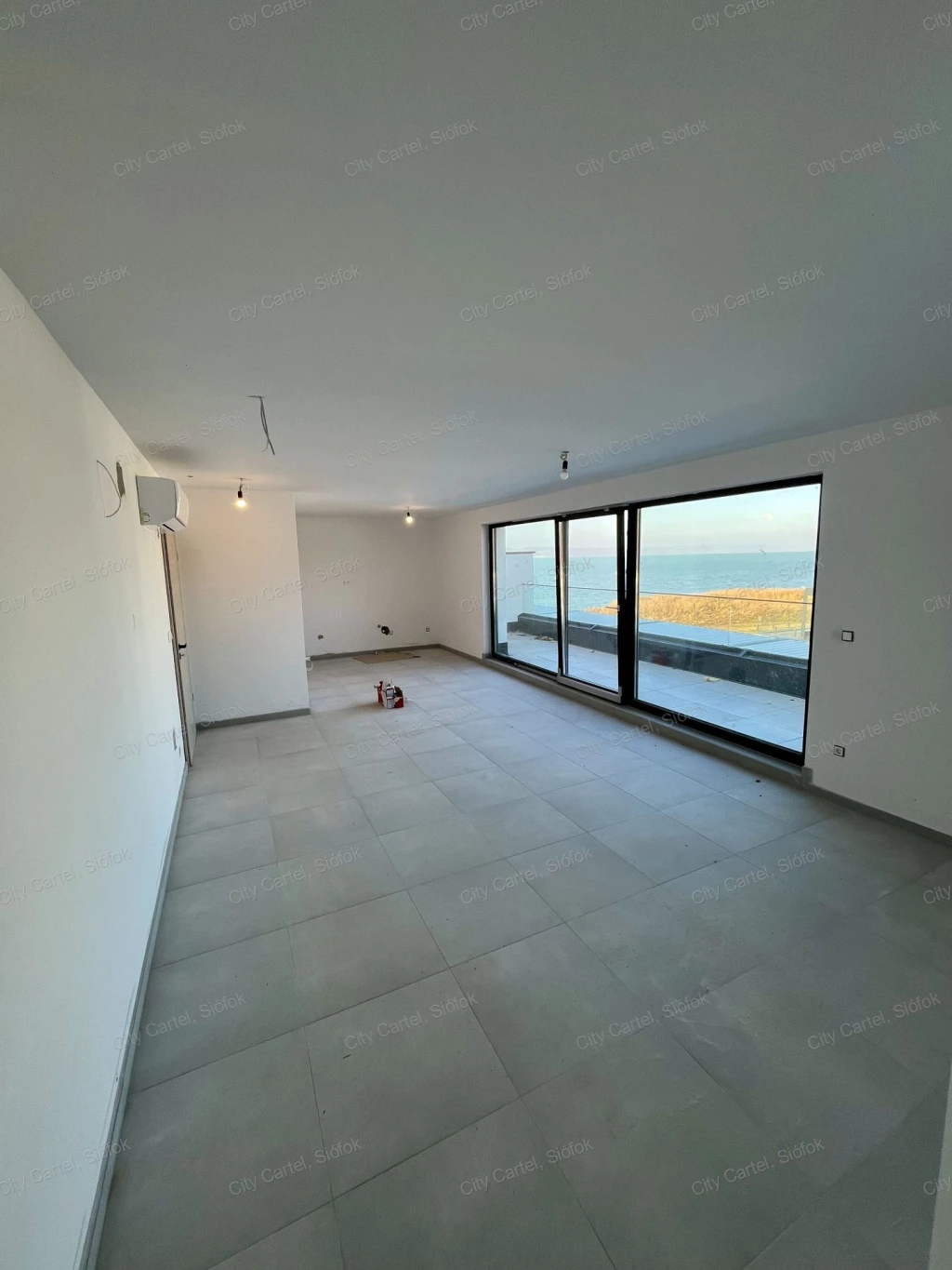 Eladó téglalakás, Balatonszemes