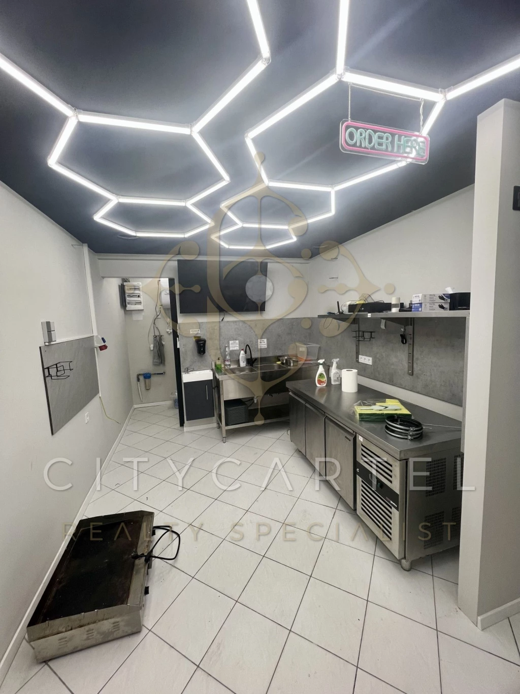 Eladó üzlet, Fonyód