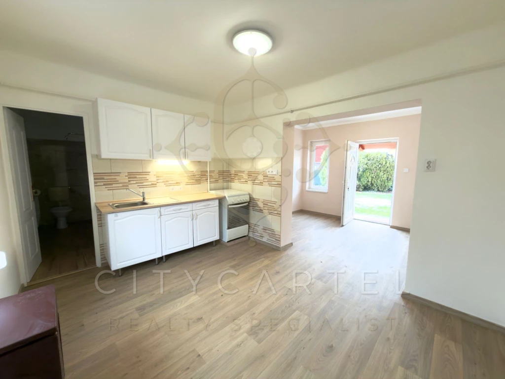 c3-1-name c2-1-name, Siófok, Balatonkiliti