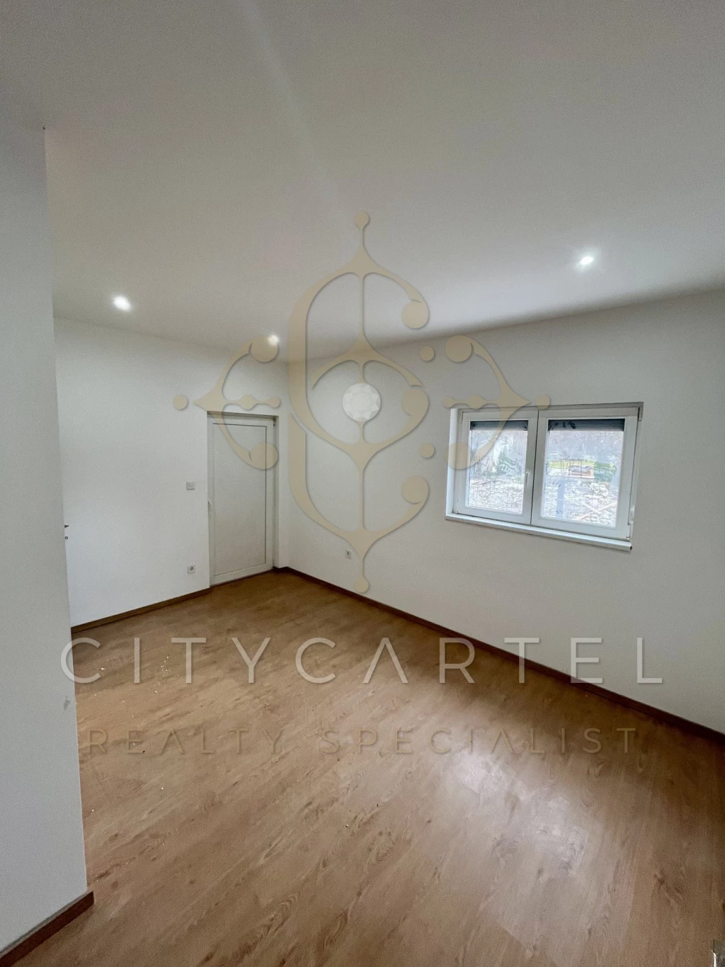 Eladó téglalakás, Balatonlelle