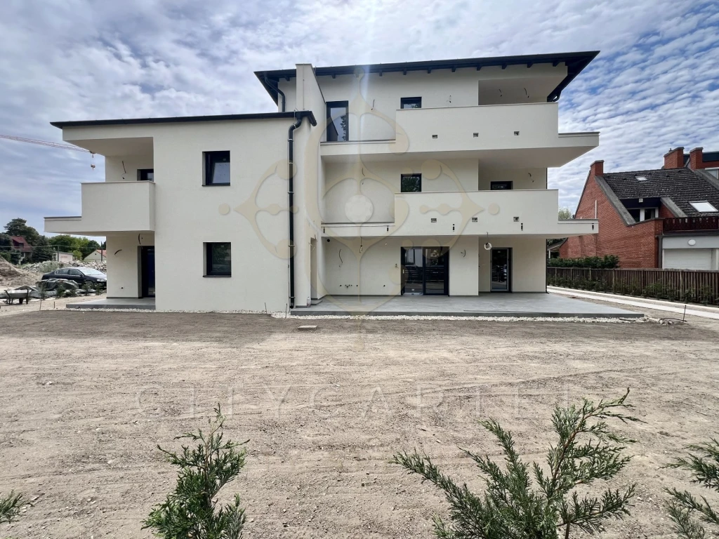 Eladó téglalakás, Zamárdi