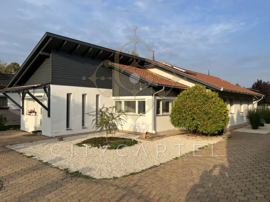 Eladó családi ház, Balatonboglár