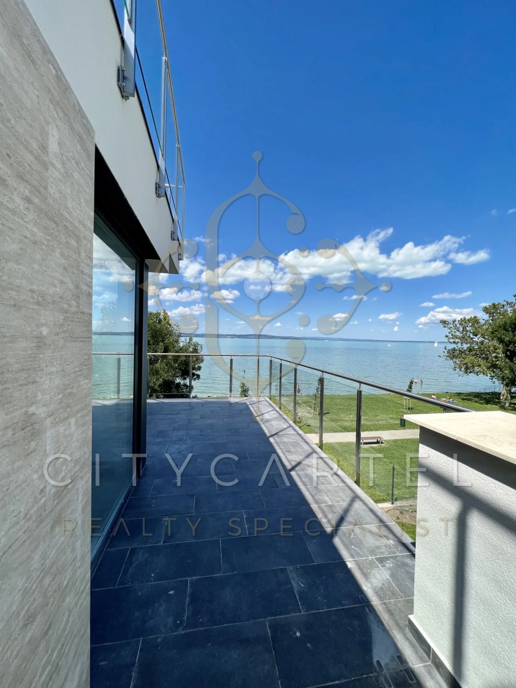 Eladó téglalakás, Siófok, Ezüstpart