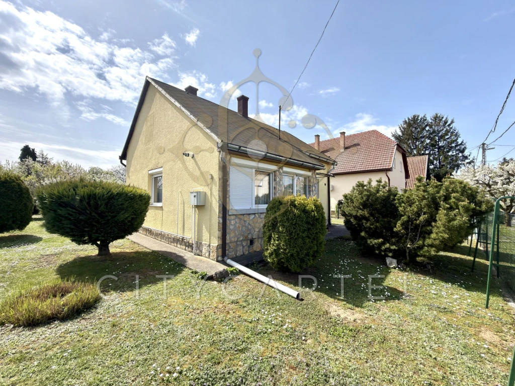 Eladó családi ház, Balatonszárszó