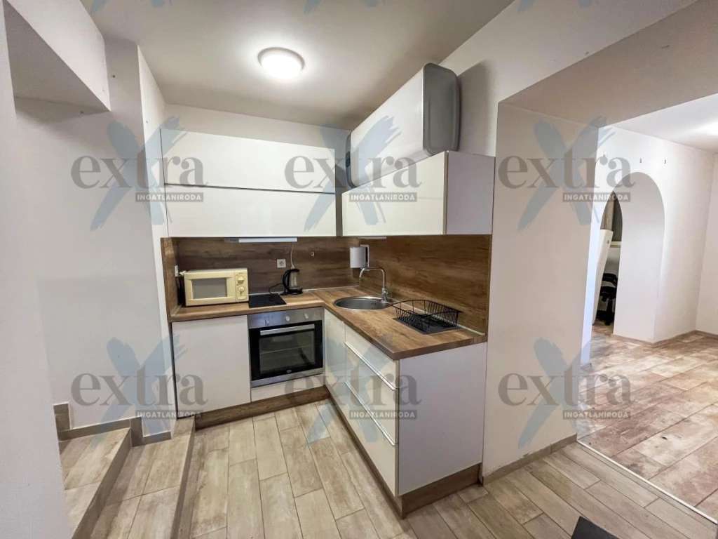 Felújított 40 m²-es lakás eladó Szegeden