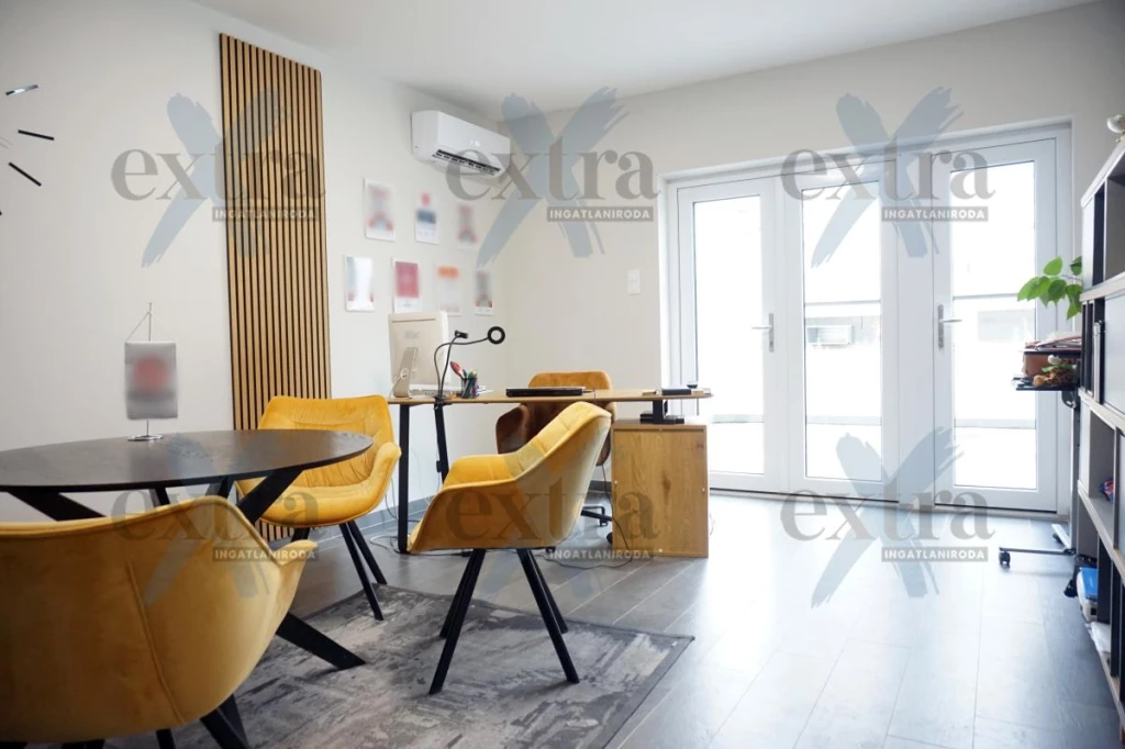 Utcai bejáratos üzlet/iroda…