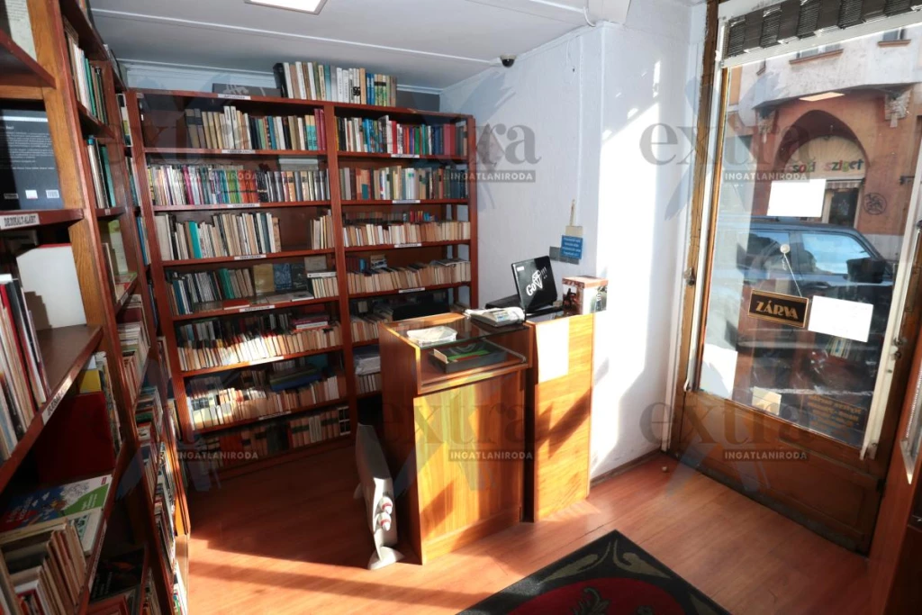 Szegeden a Klauzál tér mellett Üzlethelyiség Kiadó!