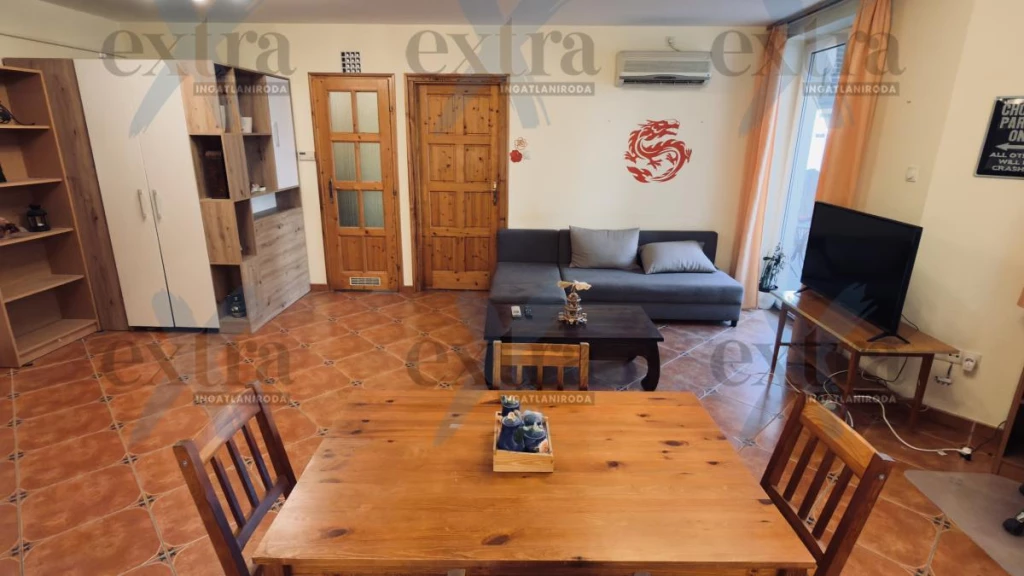 Szeged – Ősz utca igényes, 1. emeleti, amerikai konyhás, 2 szobás lakás ELADÓ