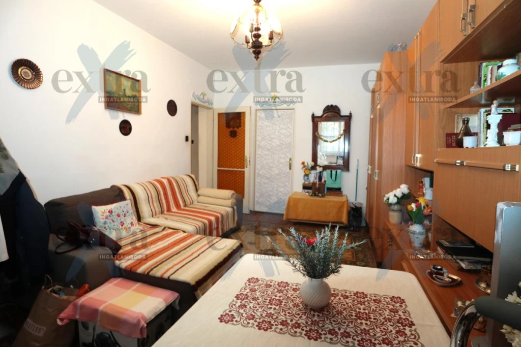 Szegeden az Olajos utcában, földszinti, erkélyes, 2 szobás Téglalakás Eladó!