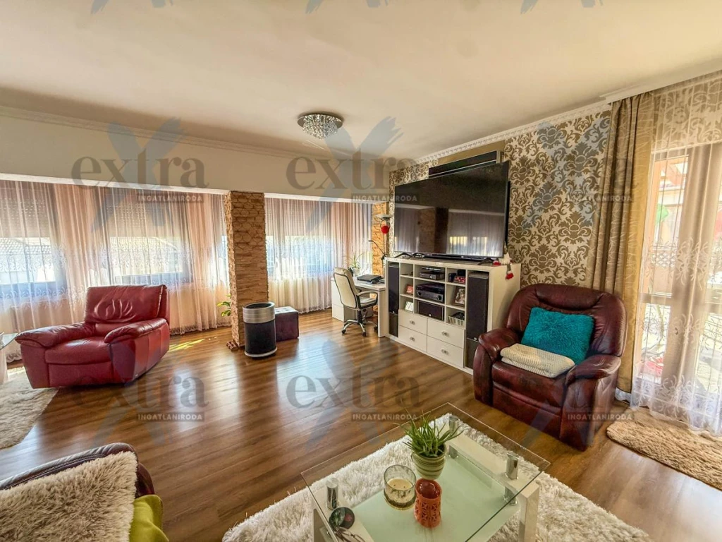 Felújított, tágas otthon extrákkal Szegeden – 134 m² lakótér, 3 erkély!