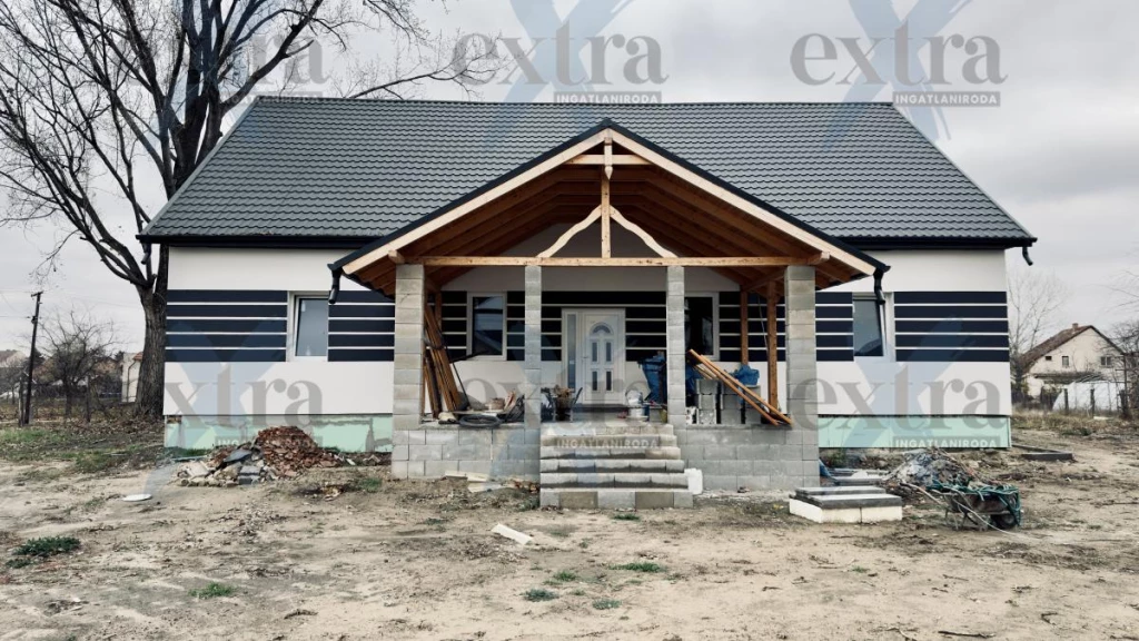 Szatymaz, 150 m2, 4 szobás, téglaépítésű családi ház ELADÓ