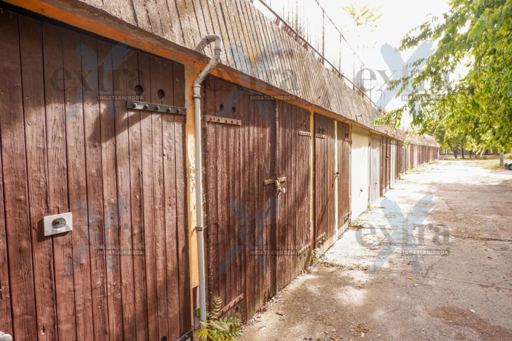 For sale detached garage, Szeged