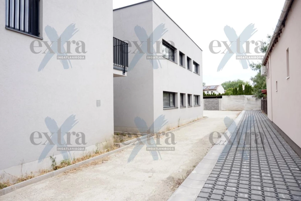 Bérelhető szerkezetkész irodaház Újszegeden…