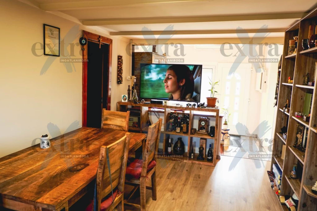 Szatymazon a Neszürjhegyi részen ház eladó!