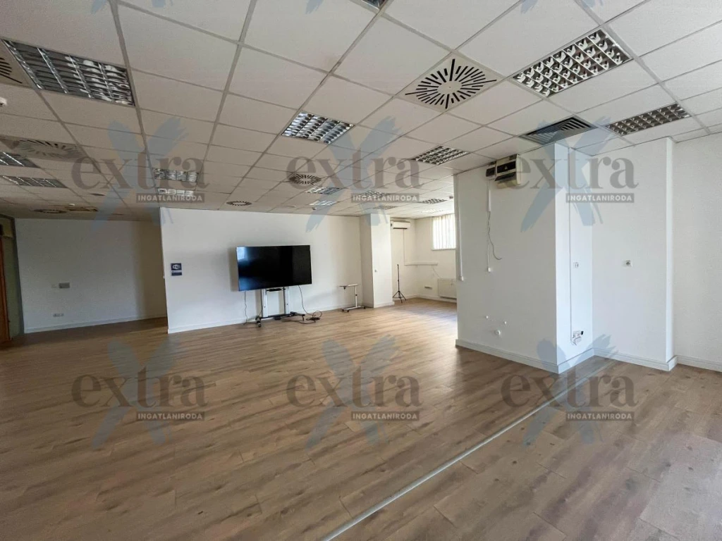 Kiadó iroda Szegeden a Tiszacenterben