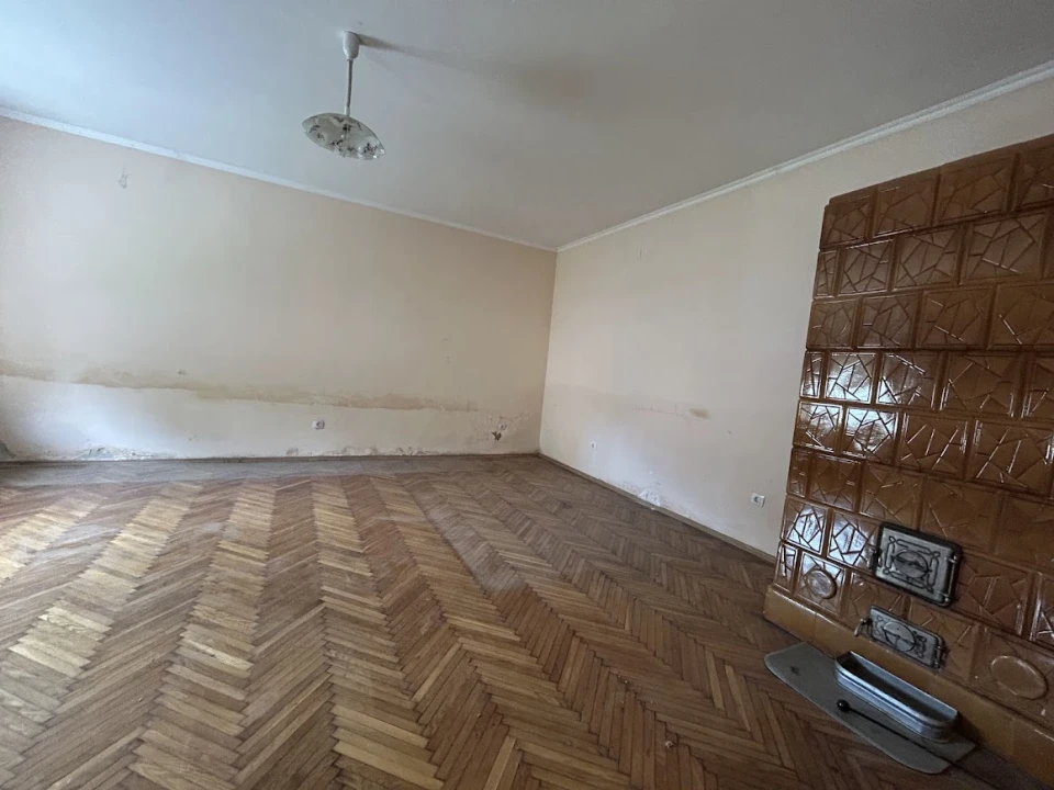 Eladó téglalakás, Kapuvár
