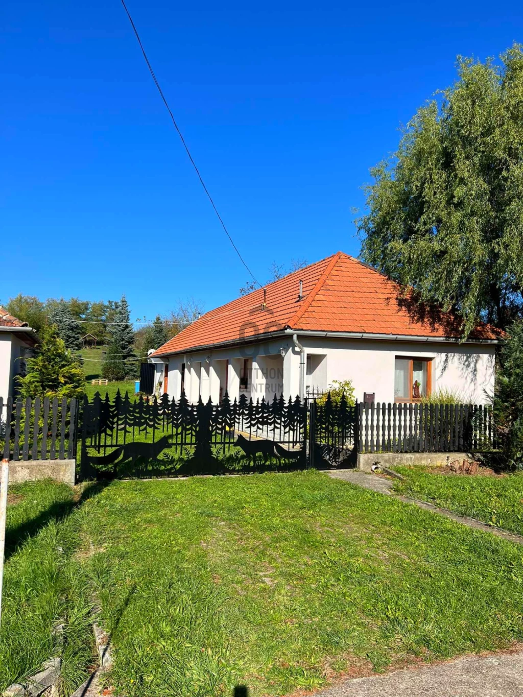 c3-1-name c2-1-name, Ládbesenyő, Ládbesenyő