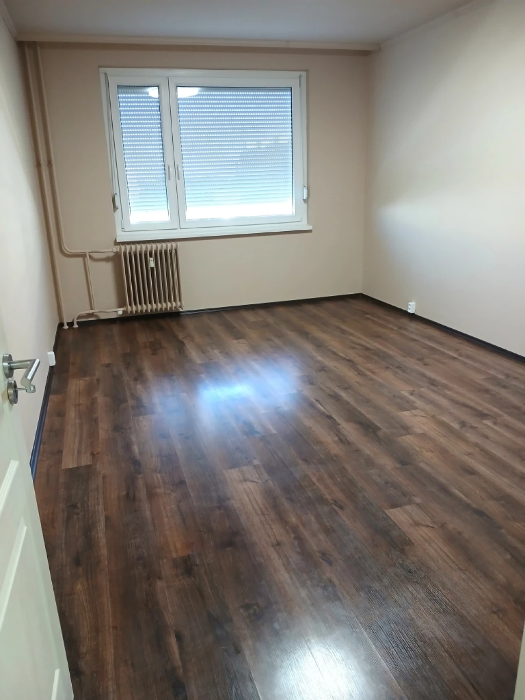 Vénkertben nappali+3 szobás lakás eladó