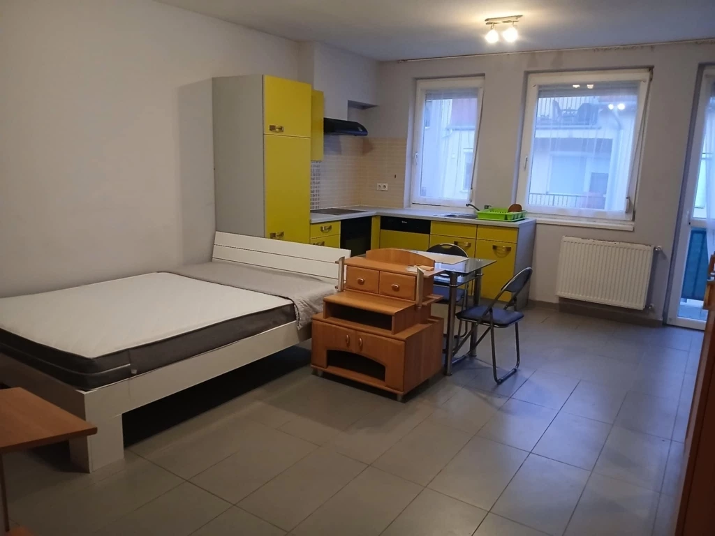Fészek lakóparkban 1 szobás garzon kiadó