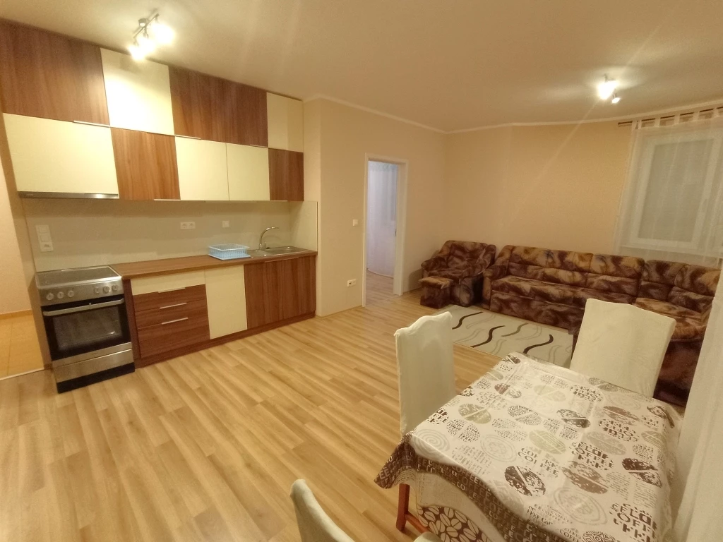 Füredi lakóparkban nappali+2 szobás lakás kiadó