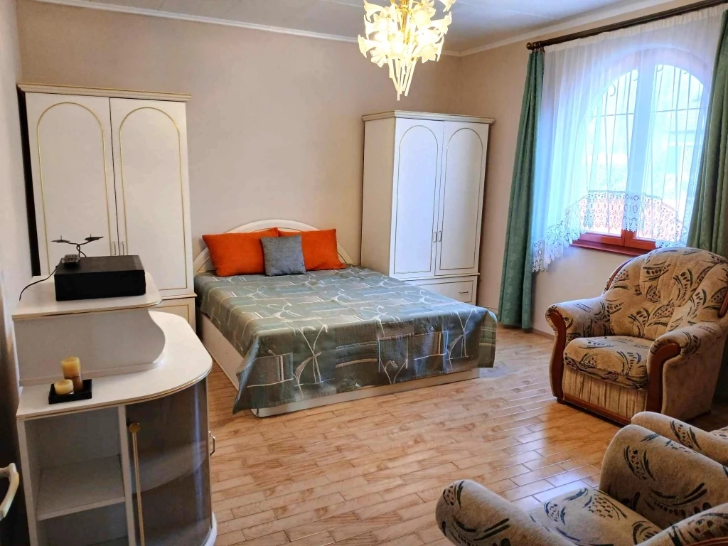 Nagyerdőn nappali+3 szobás, felújított ház kiadó