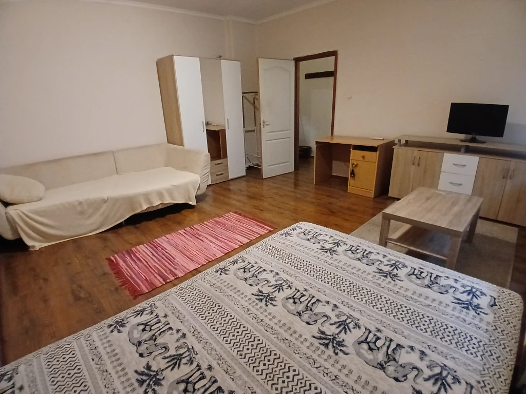 c3-2-name c2-19-name, Debrecen, Nagyerdőalja