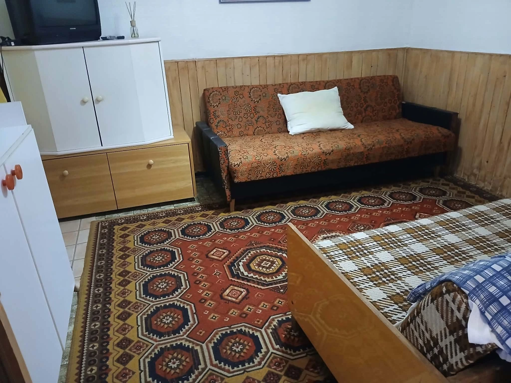 Monostordűlőben 1 szobás zártkerti ingatlan eladó