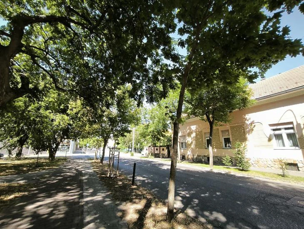 Eladó iroda, irodaház, Budapest IV. kerület, Újpest
