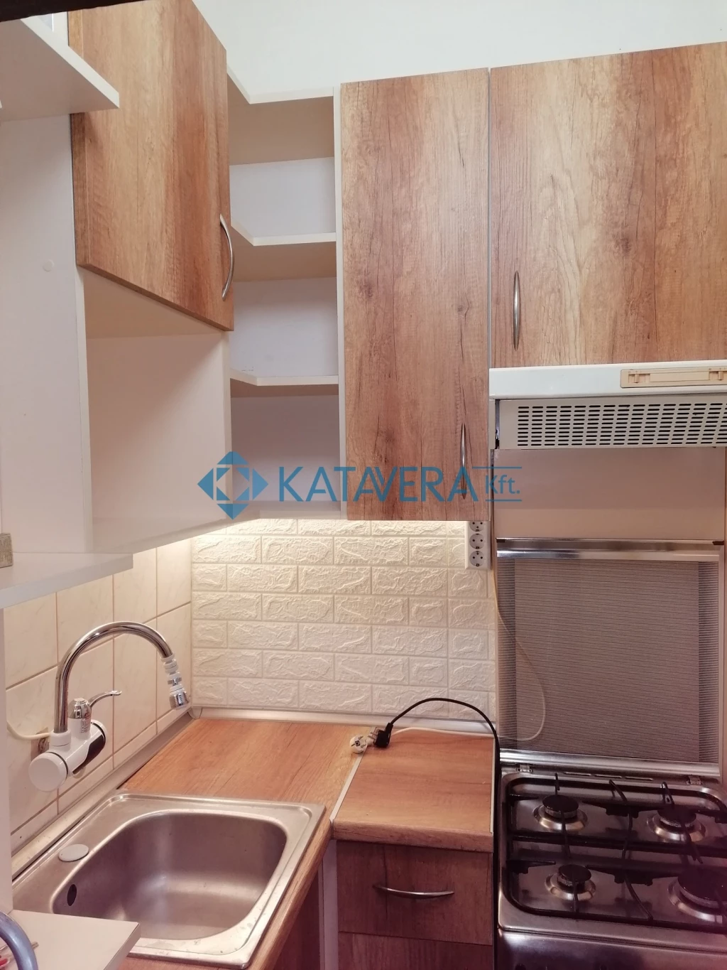 For rent brick flat, Kazincbarcika