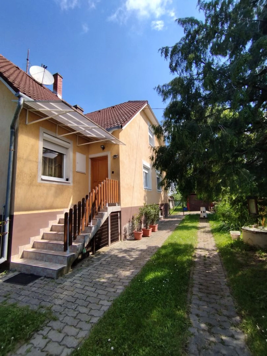 Eladó családi ház Bakonyszentlászlón!
