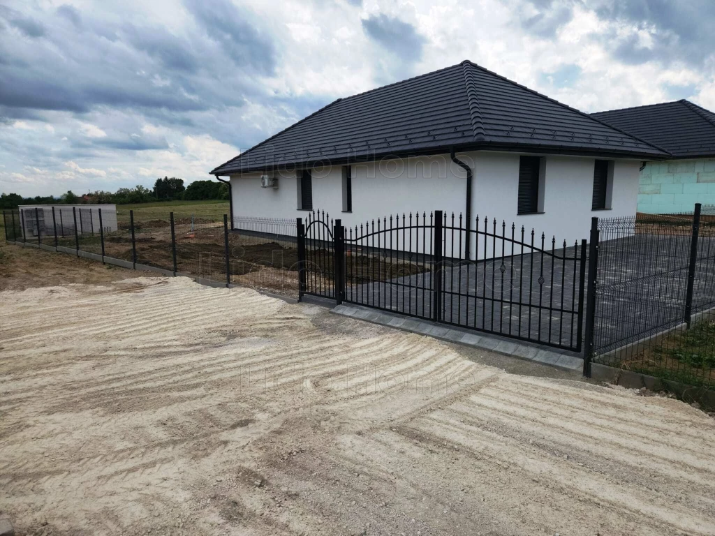 Cserszegtomajon földszintes új építésű ház frekventált helyen eladó